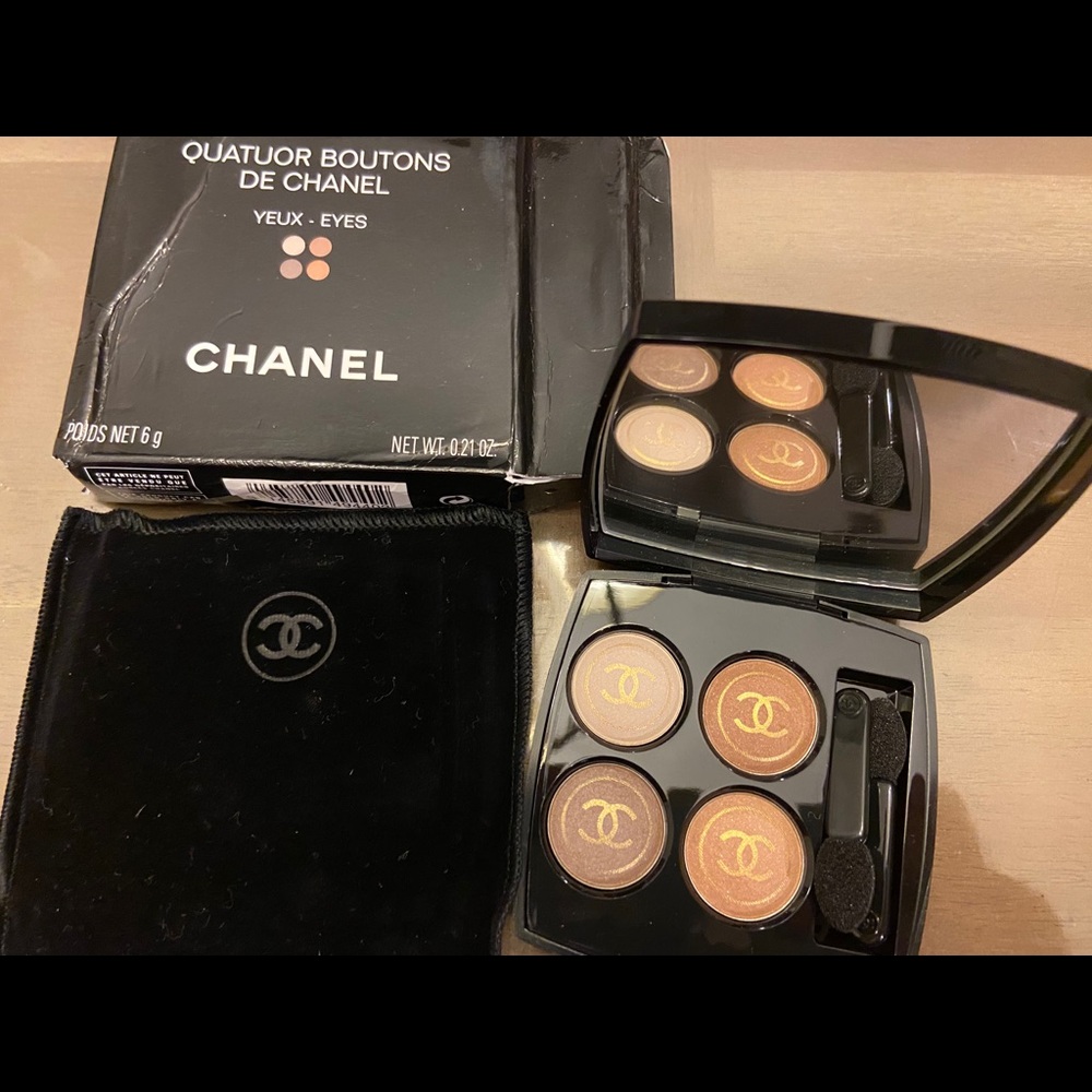 New in Box Chanel Eyeshadow Quart Buttons Rare
